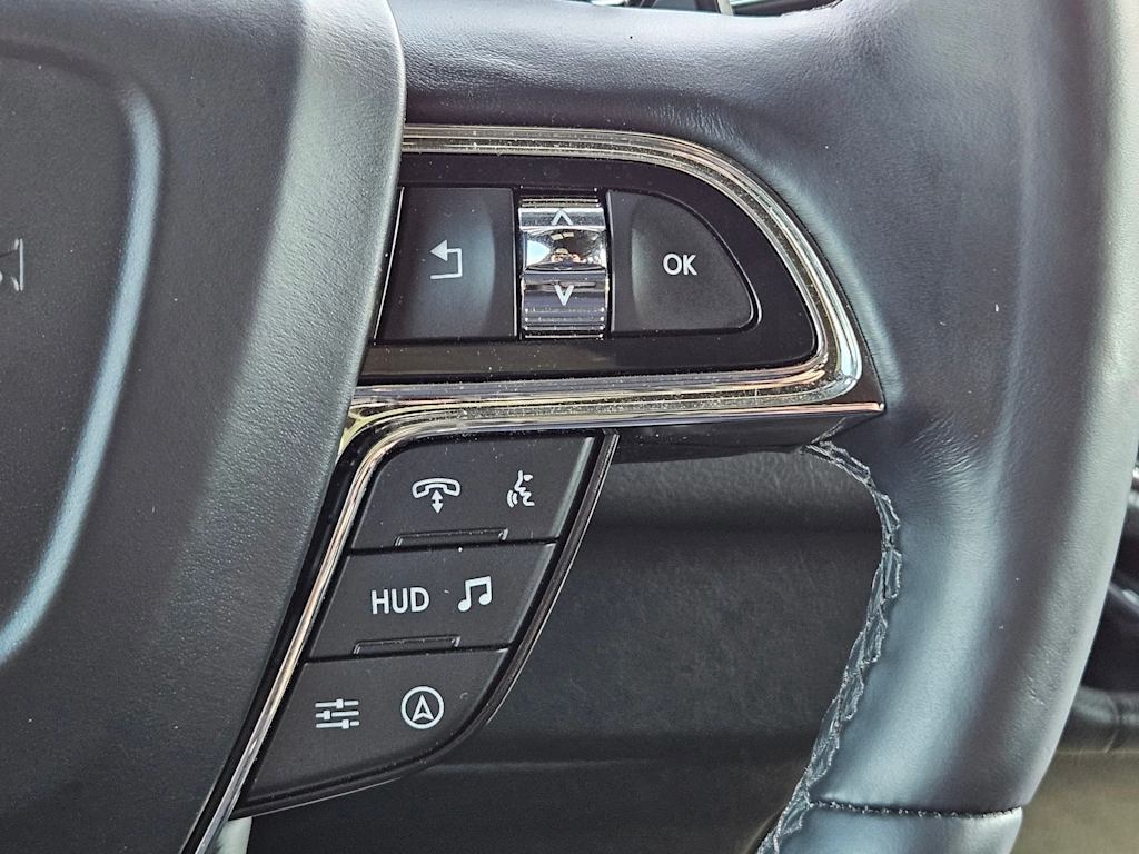 Thumbnail: 2023 Lincoln Navigator - 22