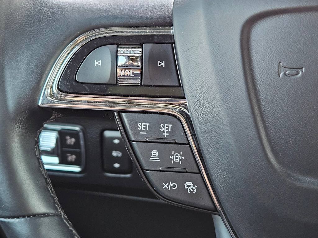 Thumbnail: 2023 Lincoln Navigator - 23