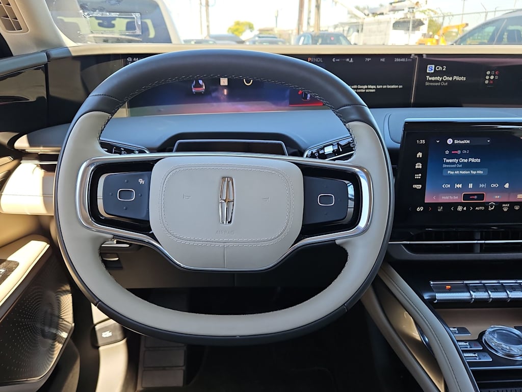 Thumbnail: 2025 Lincoln Nautilus - 13