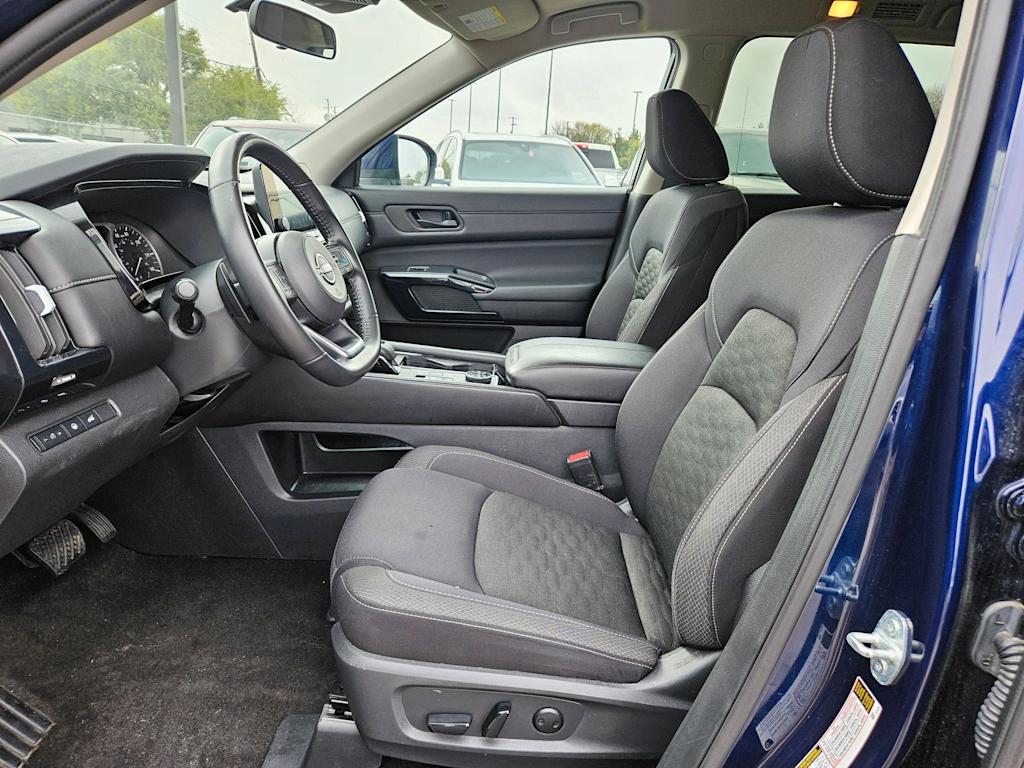 Thumbnail: 2025 Nissan Pathfinder - 9