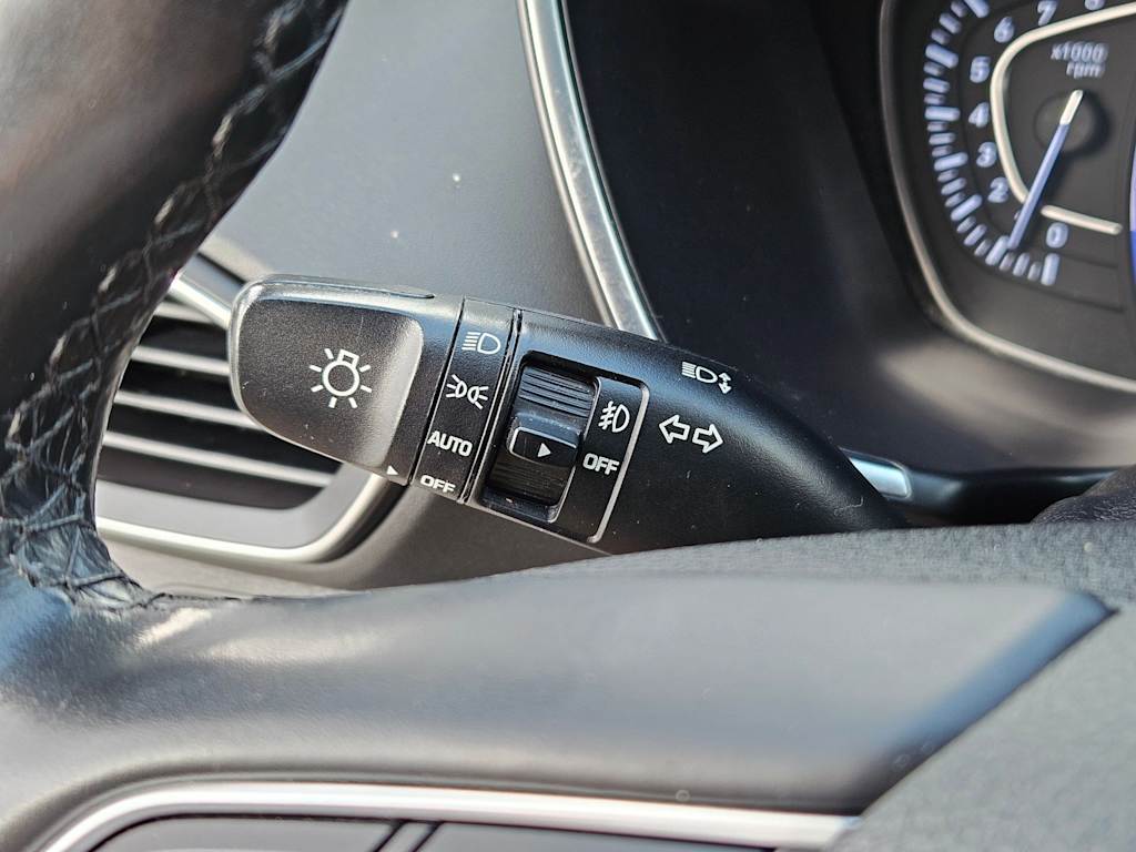 Thumbnail: 2020 Hyundai Santa Fe - 17