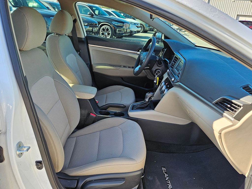 Thumbnail: 2019 Hyundai Elantra - 11
