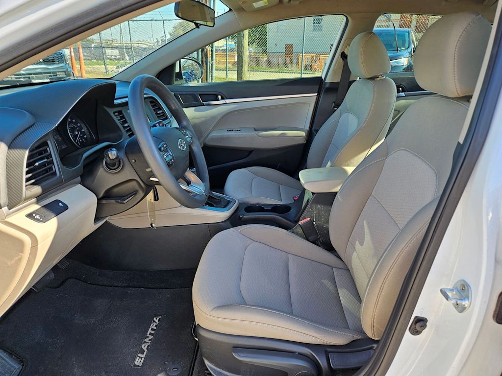 Thumbnail: 2019 Hyundai Elantra - 10