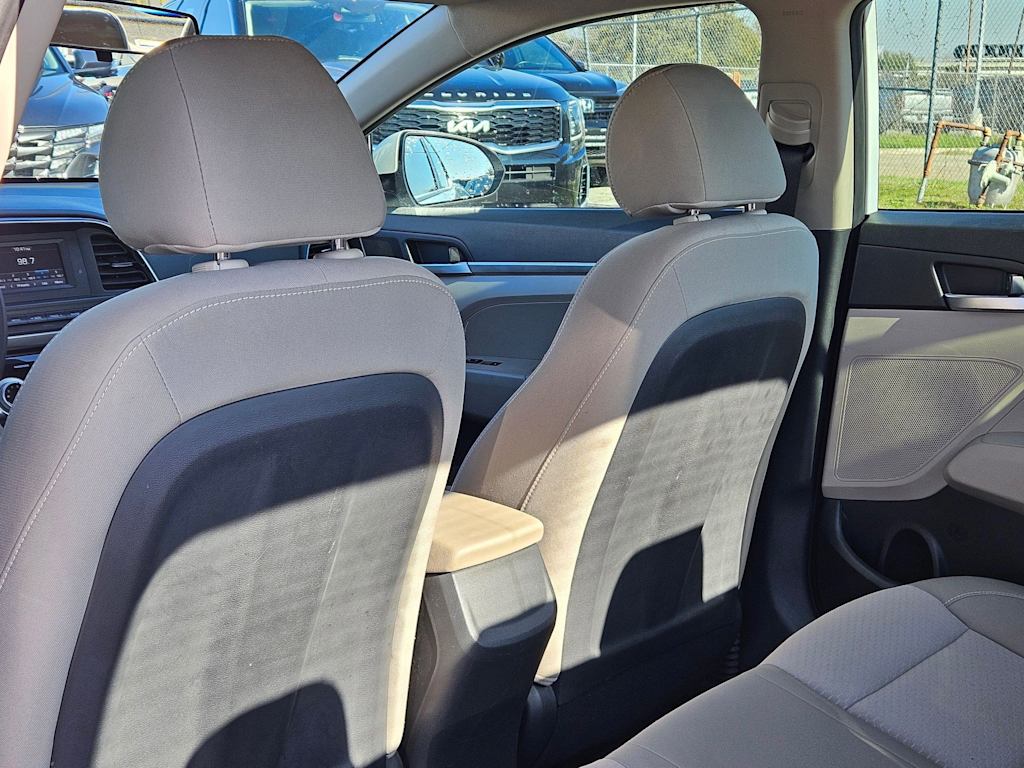 Thumbnail: 2019 Hyundai Elantra - 12