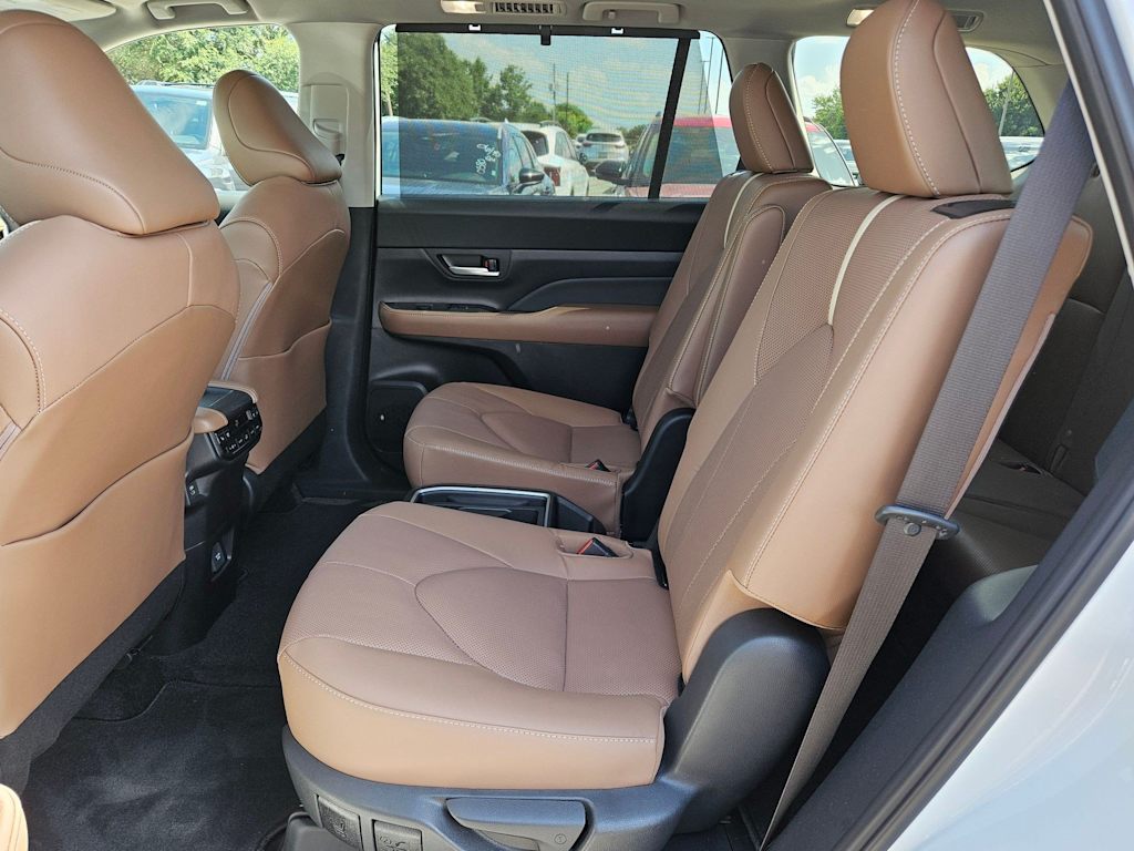Thumbnail: 2026 Toyota Grand Highlander - 11
