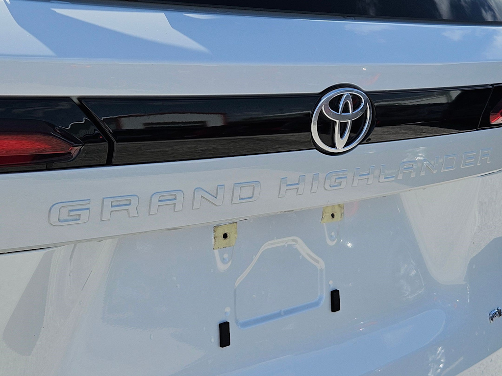 Thumbnail: 2026 Toyota Grand Highlander - 19
