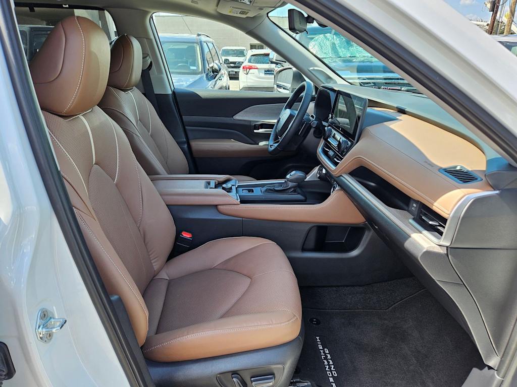 Thumbnail: 2026 Toyota Grand Highlander - 10