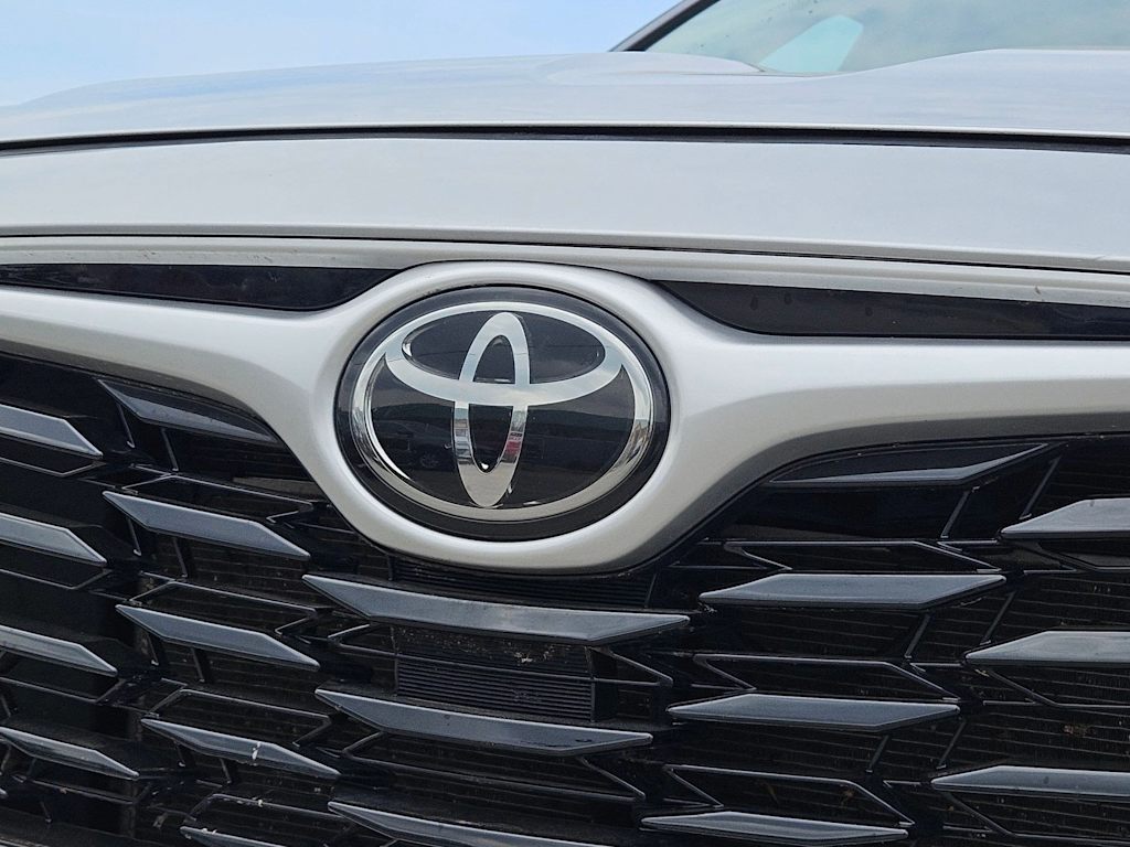 Thumbnail: 2021 Toyota Highlander - 7