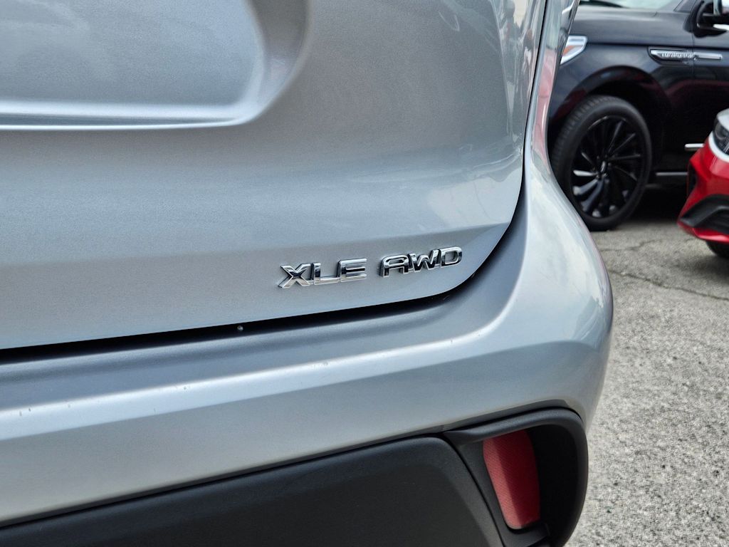 Thumbnail: 2021 Toyota Highlander - 25