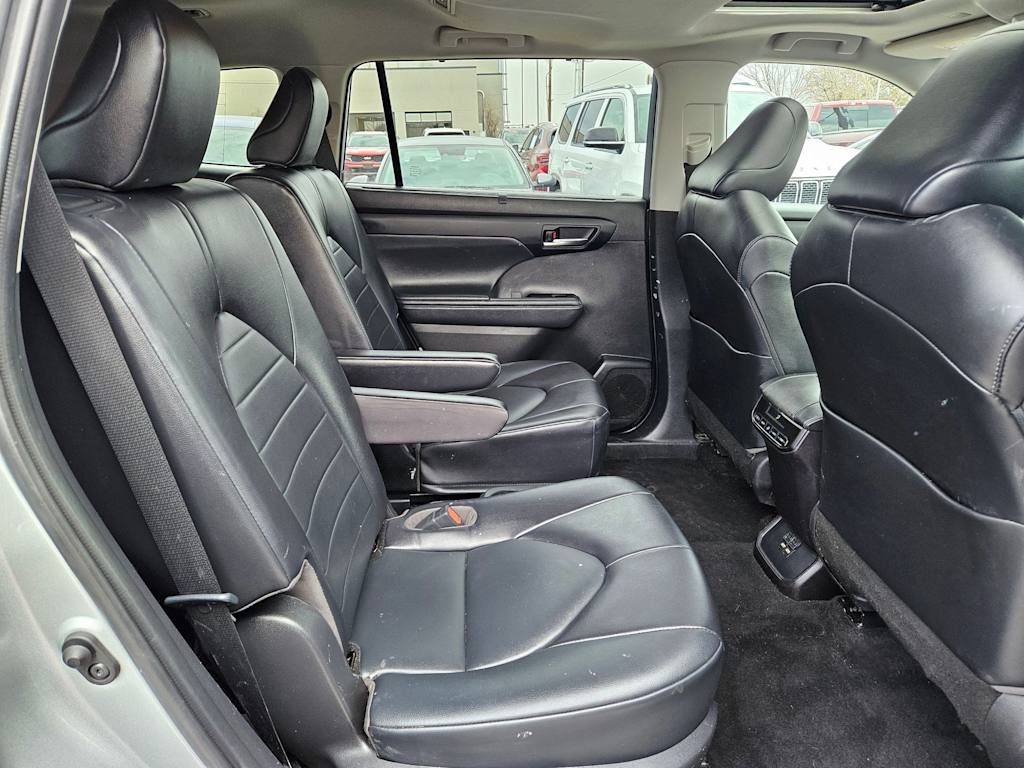 Thumbnail: 2021 Toyota Highlander - 28