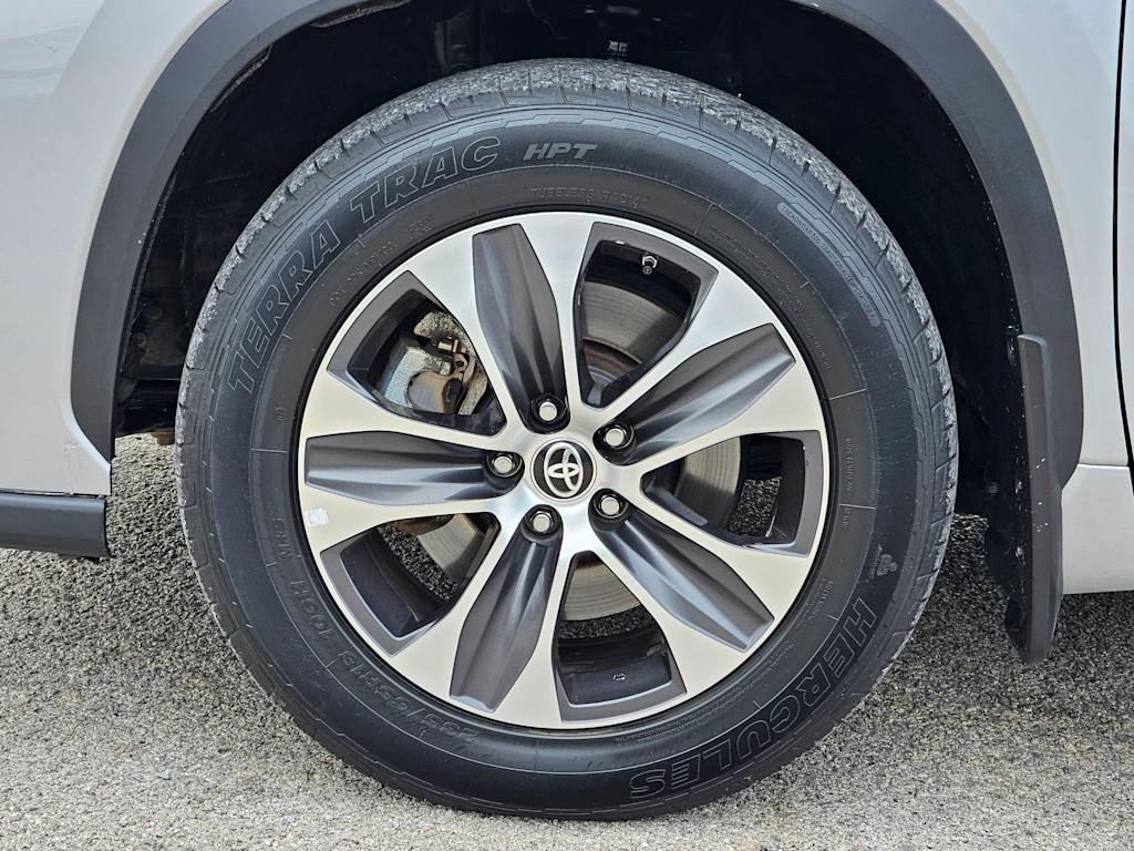 Thumbnail: 2021 Toyota Highlander - 8