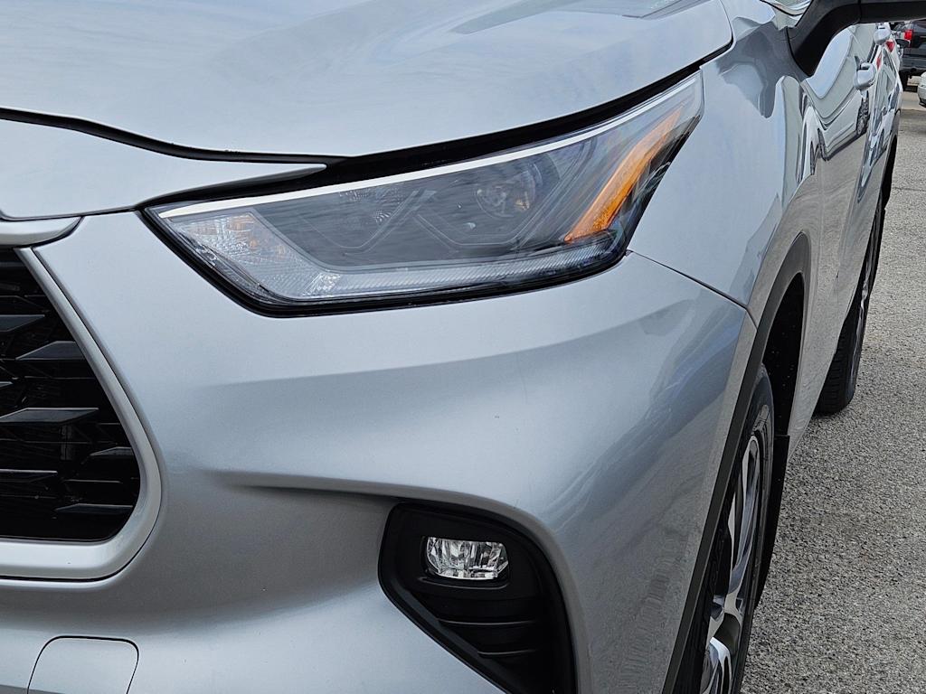 Thumbnail: 2021 Toyota Highlander - 23