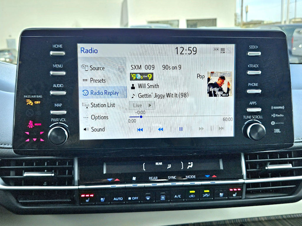 Thumbnail: 2021 Toyota Sienna - 14