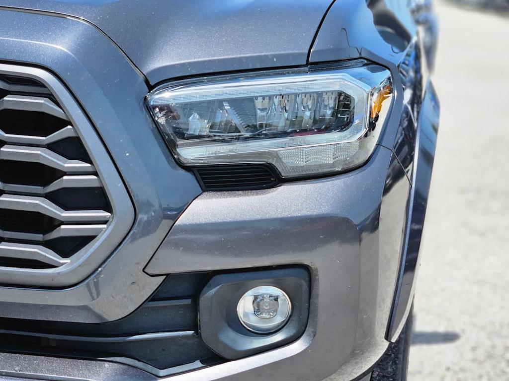 Thumbnail: 2020 Toyota Tacoma - 20