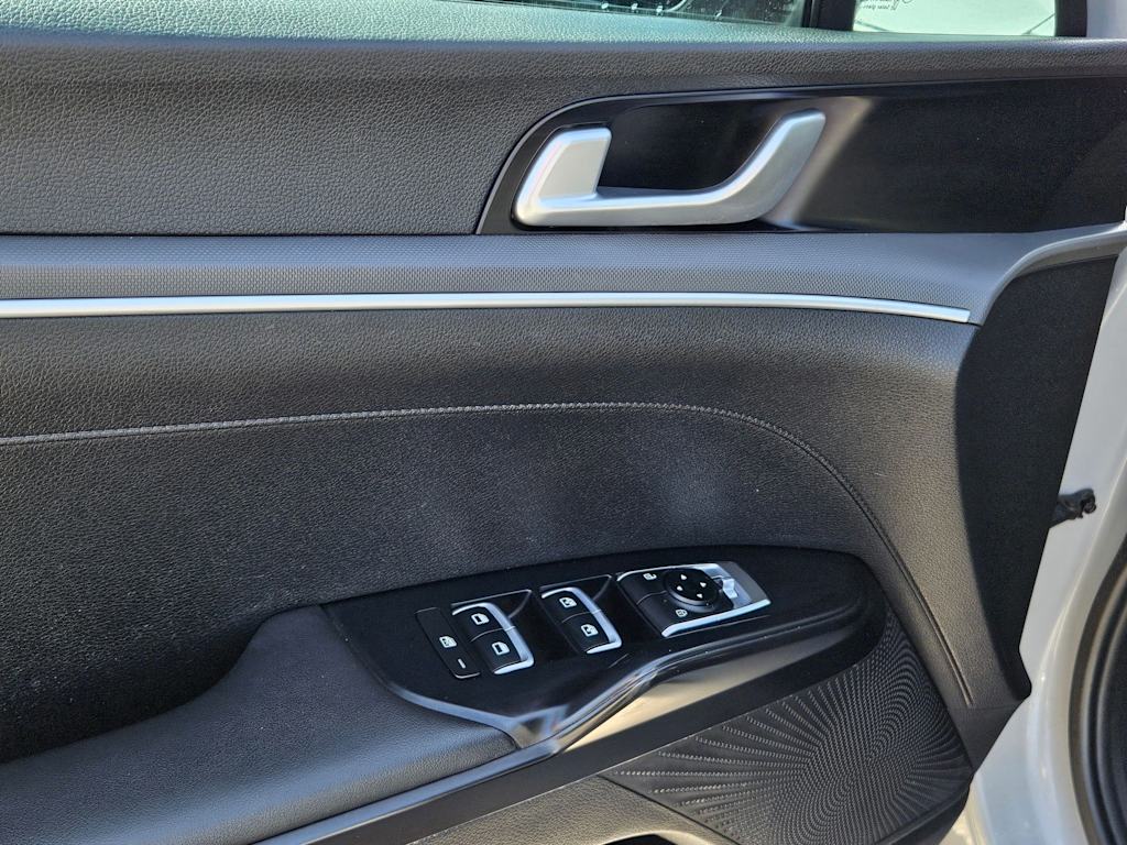 Thumbnail: 2021 Kia K5 - 30