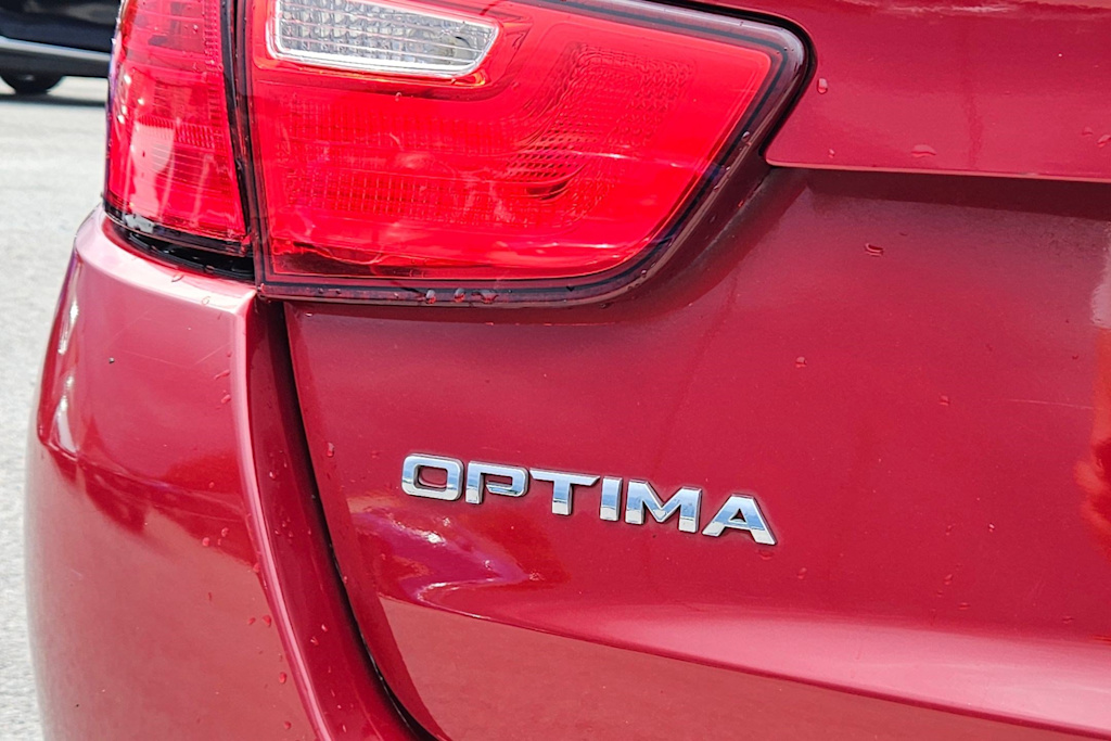 Thumbnail: 2015 Kia Optima - 16