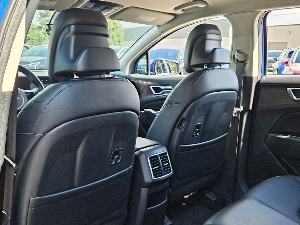 Thumbnail: 2023 Kia Sportage - 12