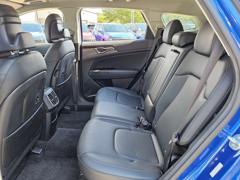 Thumbnail: 2023 Kia Sportage - 23