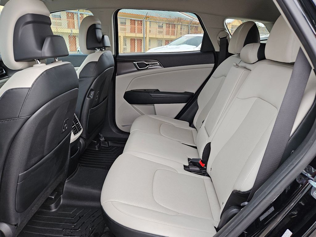 Thumbnail: 2023 Kia Sportage - 21