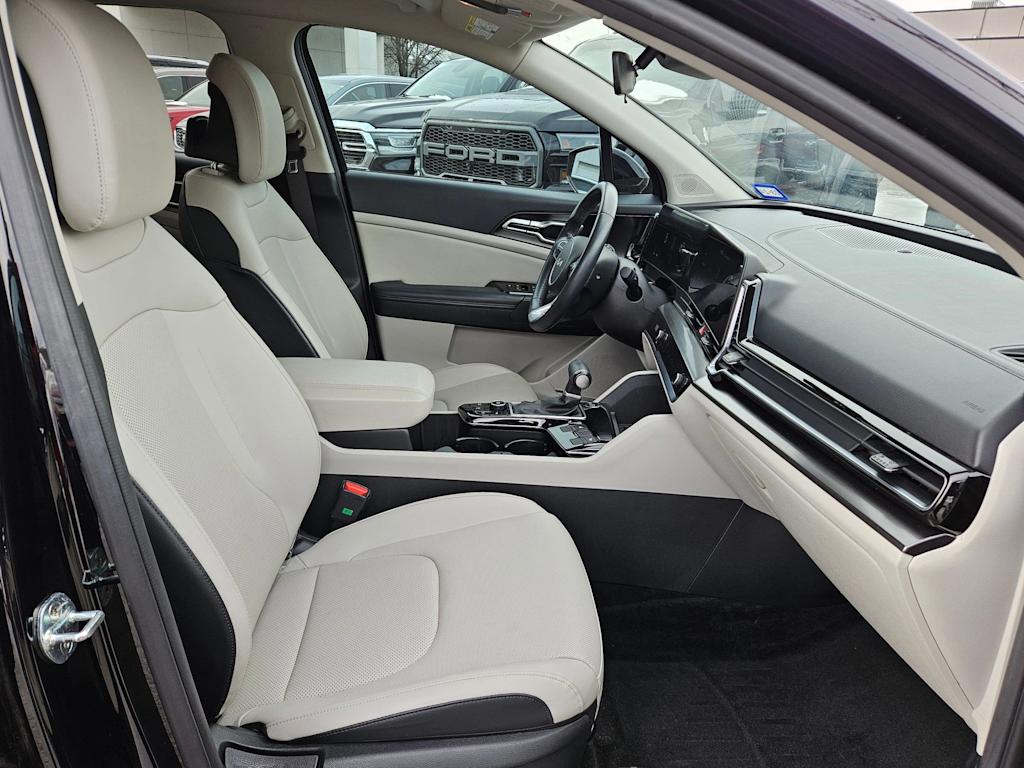 Thumbnail: 2023 Kia Sportage - 10