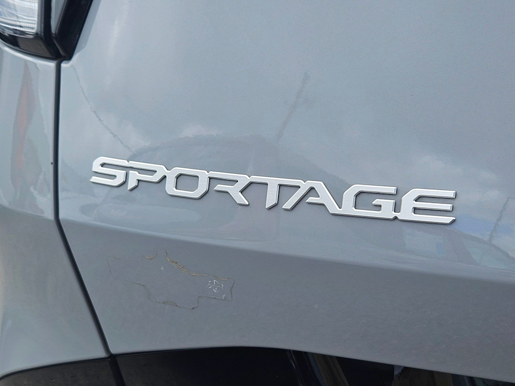 Thumbnail: 2023 Kia Sportage - 18