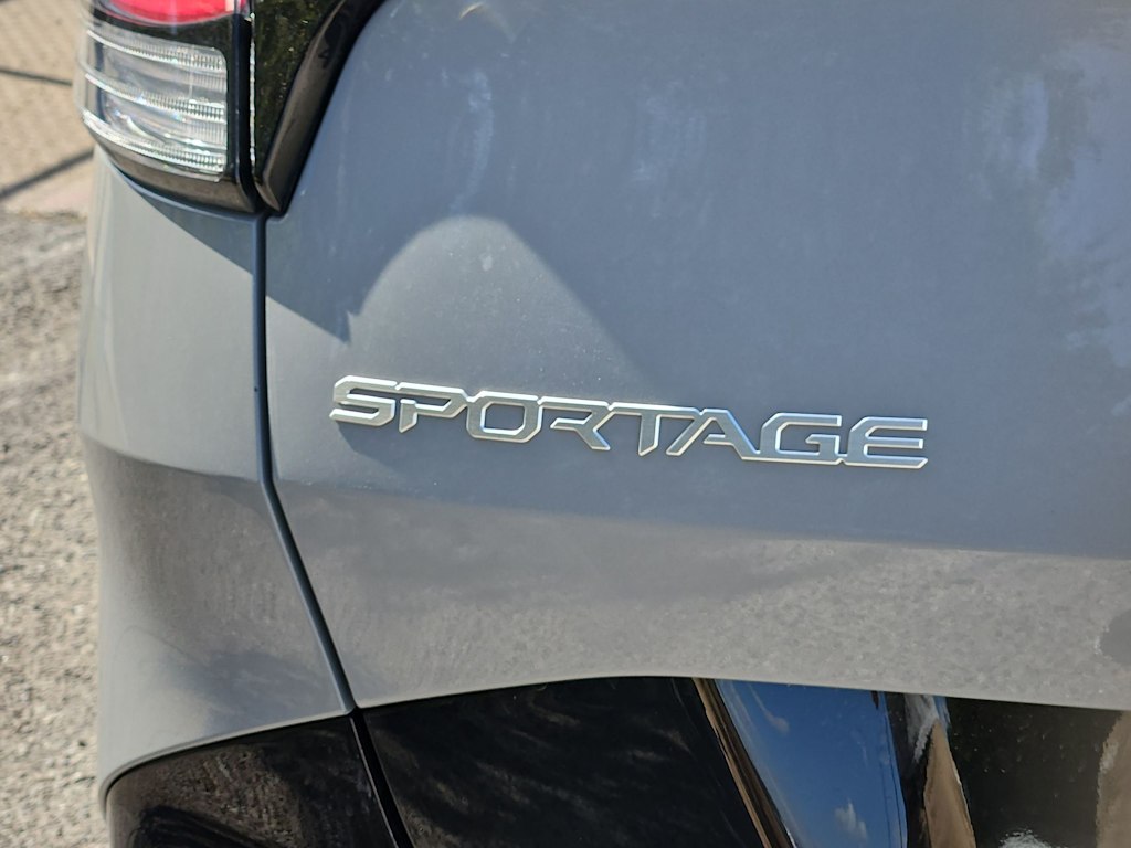 Thumbnail: 2023 Kia Sportage - 25