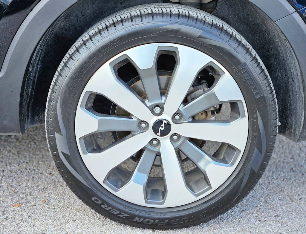 Thumbnail: 2022 Kia Telluride - 8