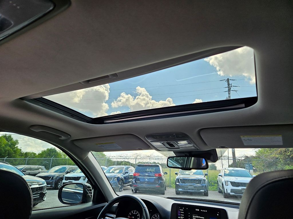 Thumbnail: 2022 Kia Telluride - 26