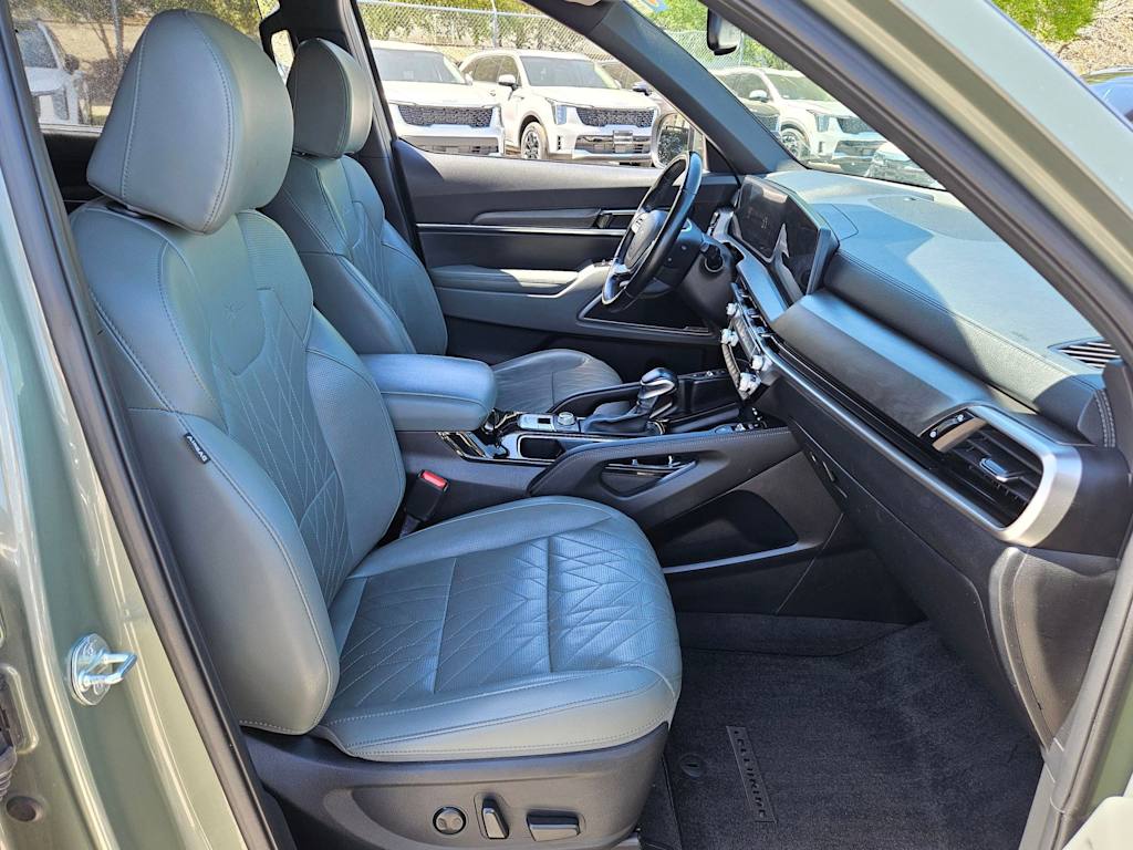 Thumbnail: 2023 Kia Telluride - 11