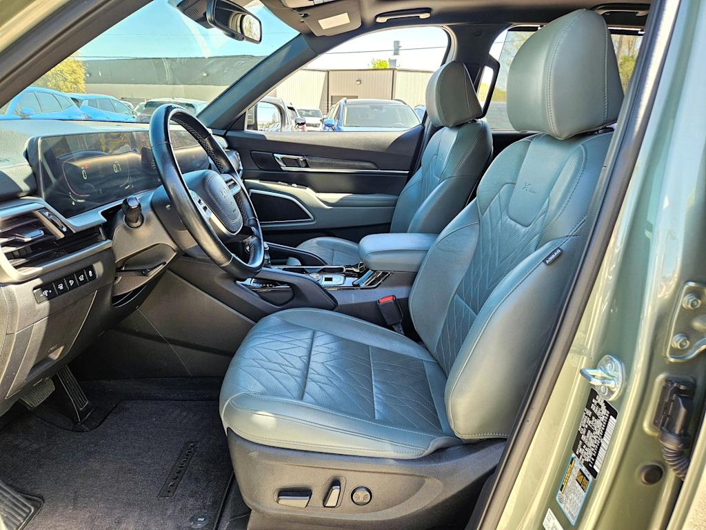 Thumbnail: 2023 Kia Telluride - 10