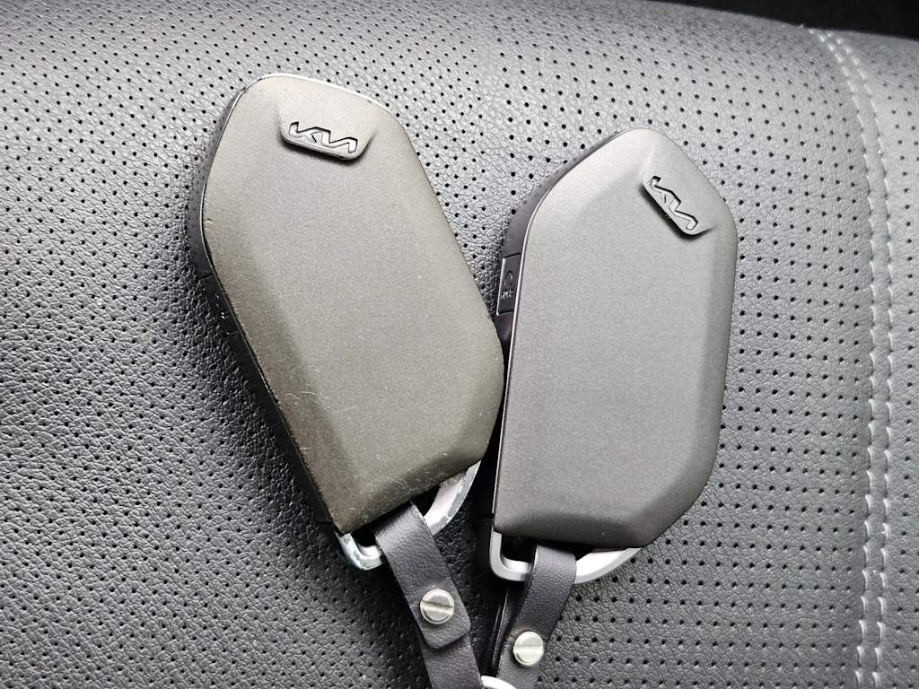 Thumbnail: 2023 Kia Telluride - 17