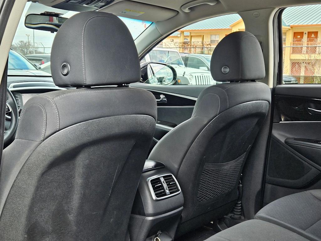 Thumbnail: 2020 Kia Sorento - 13