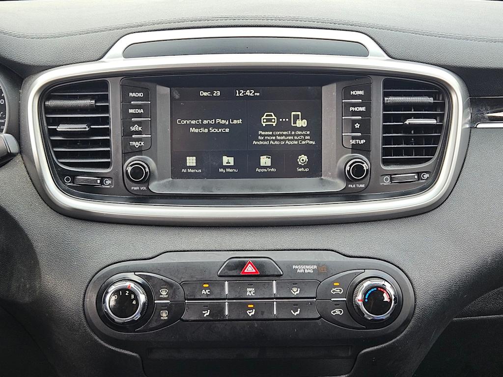 Thumbnail: 2020 Kia Sorento - 15