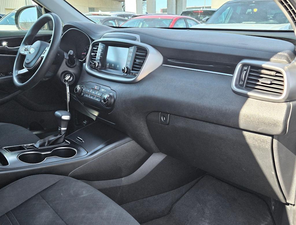 Thumbnail: 2020 Kia Sorento - 10