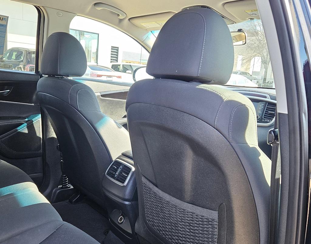 Thumbnail: 2020 Kia Sorento - 12