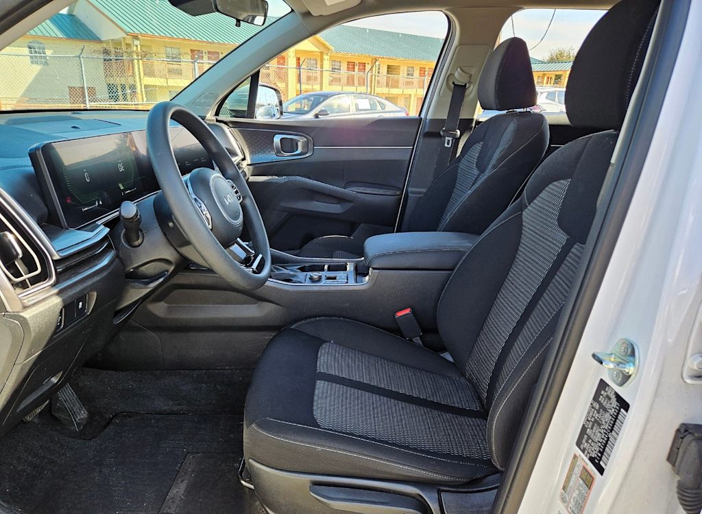 Thumbnail: 2025 Kia Sorento - 9