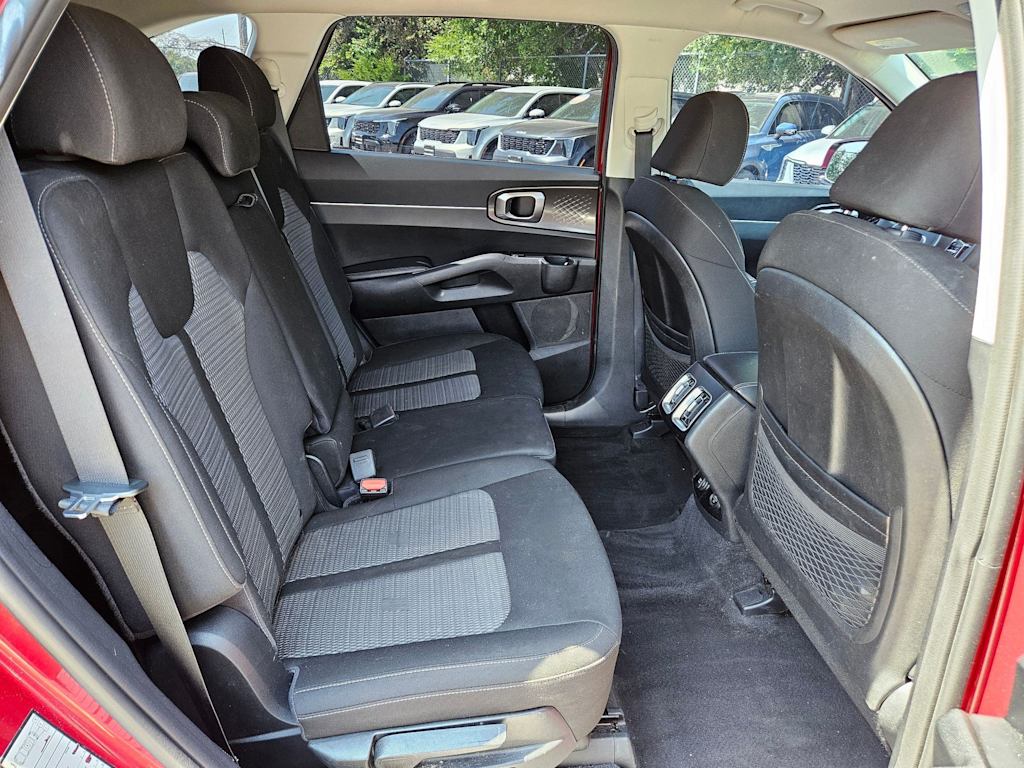 Thumbnail: 2021 Kia Sorento - 25