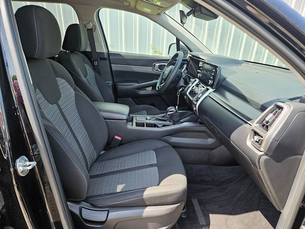 Thumbnail: 2022 Kia Sorento - 11