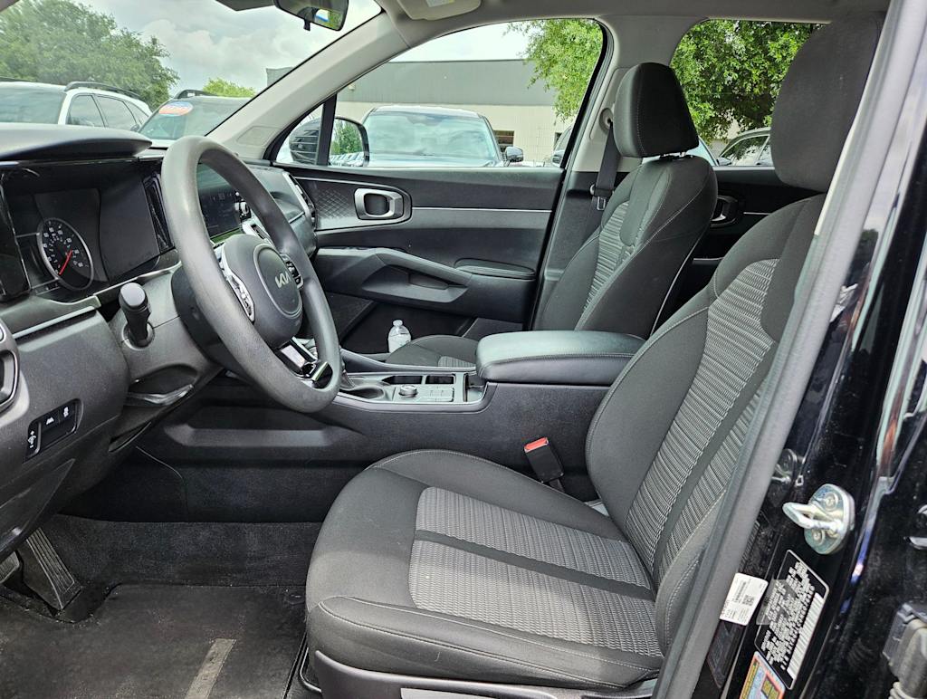 Thumbnail: 2022 Kia Sorento - 10