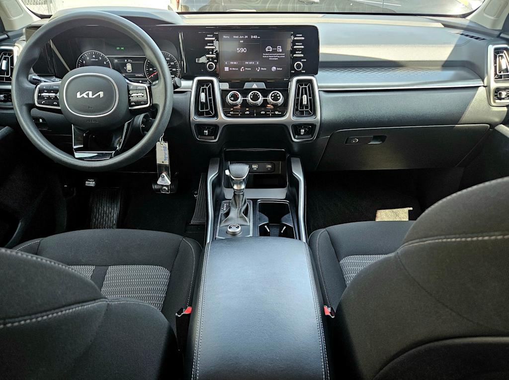 Thumbnail: 2022 Kia Sorento - 9