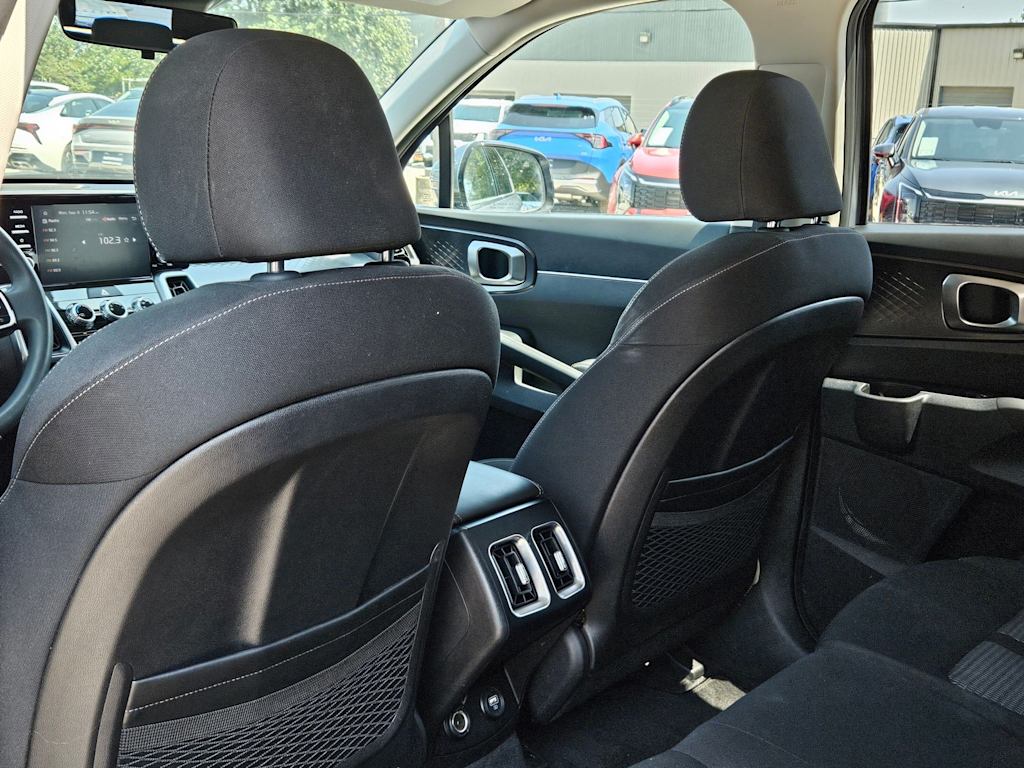 Thumbnail: 2023 Kia Sorento - 24