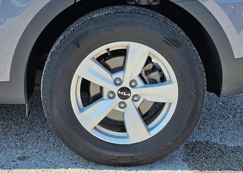 Thumbnail: 2023 Kia Sorento - 8