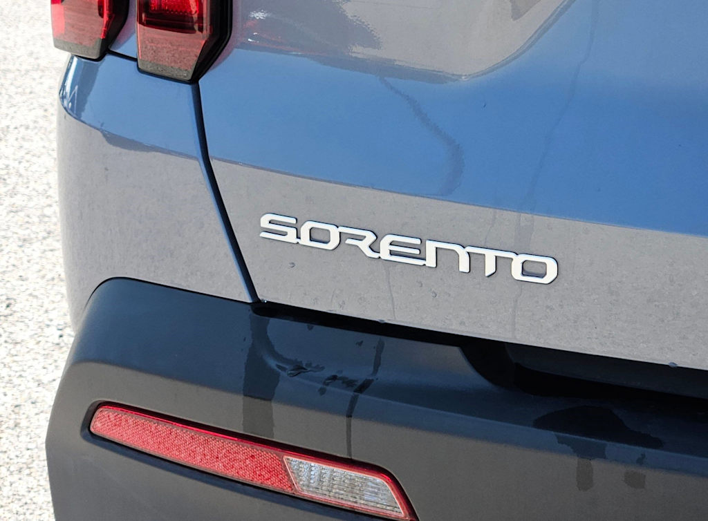 Thumbnail: 2023 Kia Sorento - 7