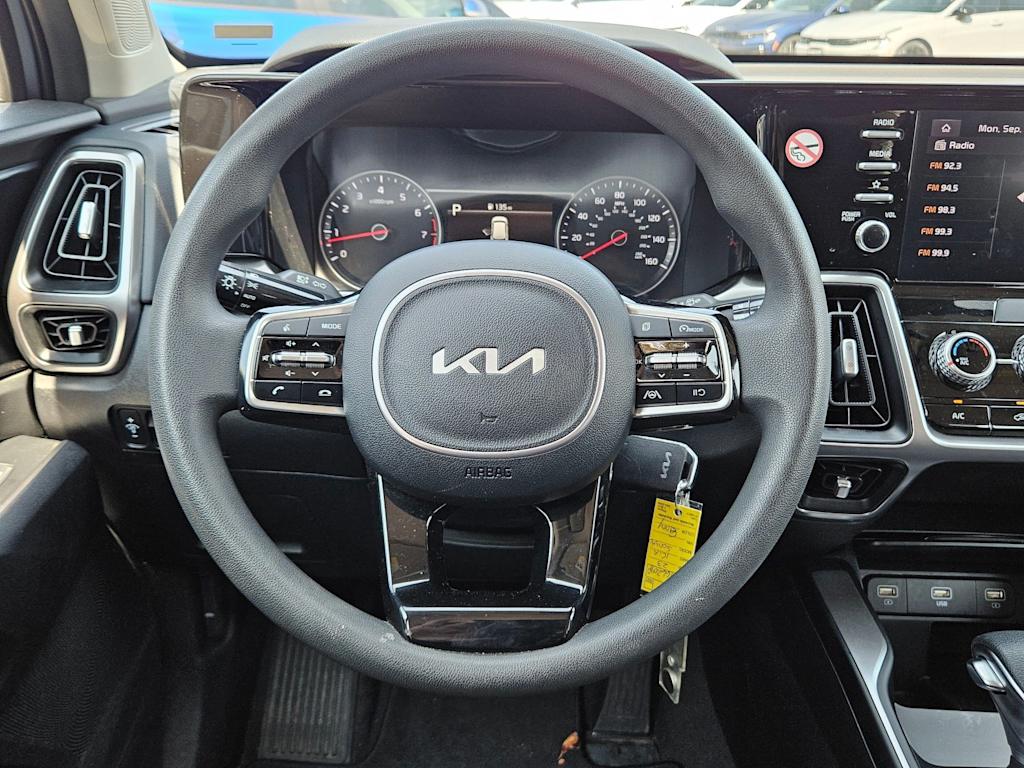 Thumbnail: 2023 Kia Sorento - 9