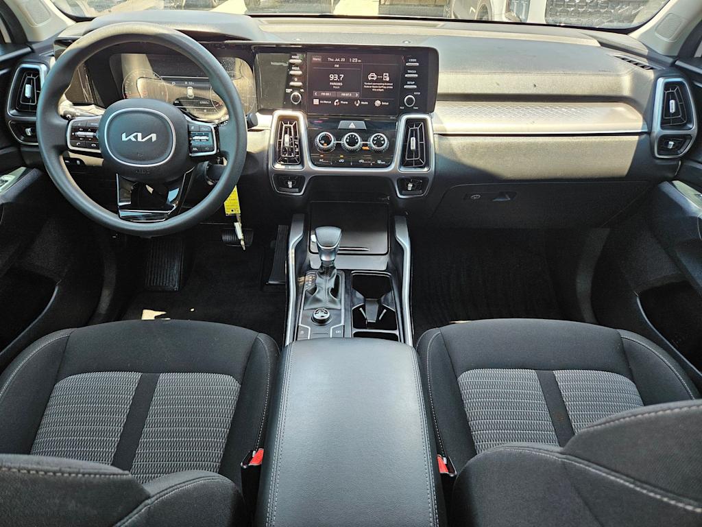 Thumbnail: 2023 Kia Sorento - 9