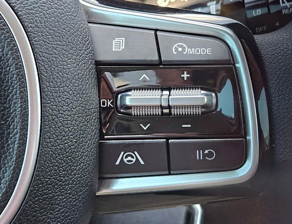 Thumbnail: 2023 Kia Sorento - 14