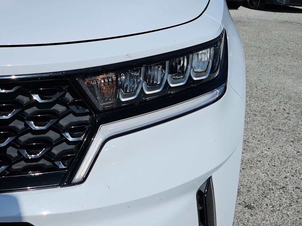Thumbnail: 2023 Kia Sorento - 16