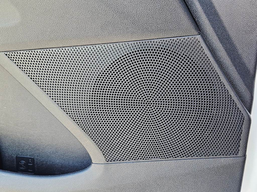 Thumbnail: 2023 Kia Sorento - 21