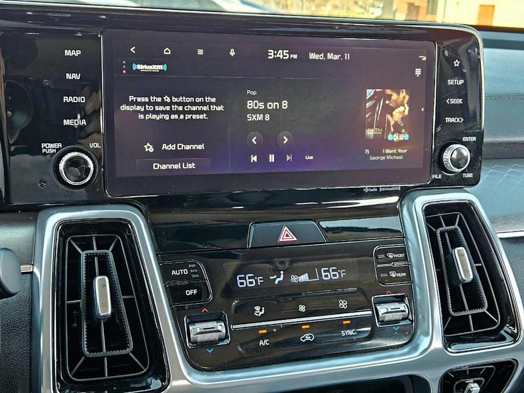 Thumbnail: 2023 Kia Sorento - 9