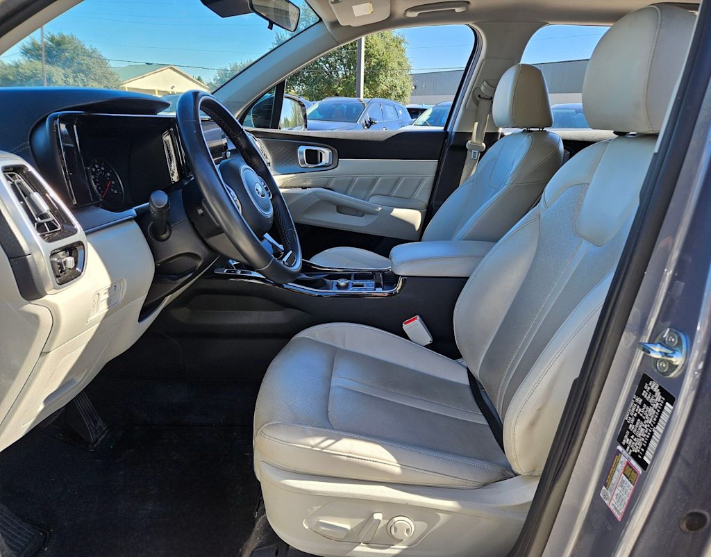 Thumbnail: 2021 Kia Sorento - 9